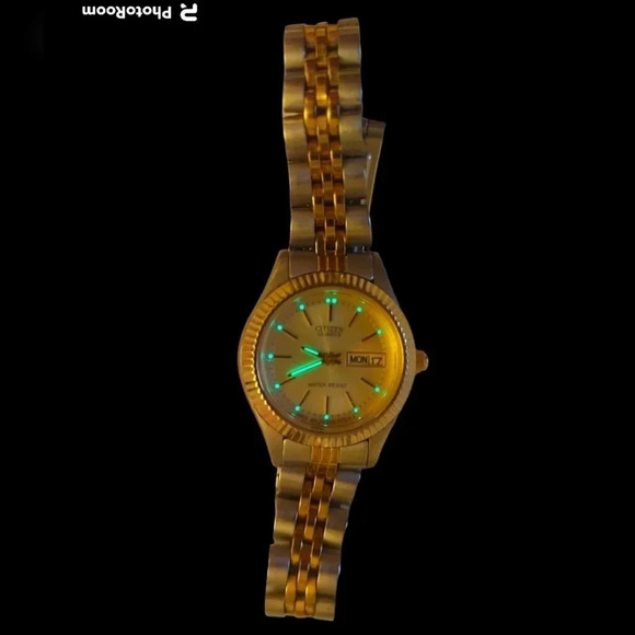 Vintage Ladies Citizen Silver and Gold Tone Watch - Picture 1 of 4